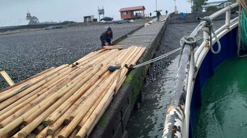 Vecinas de isla Apiao reciben beneficios