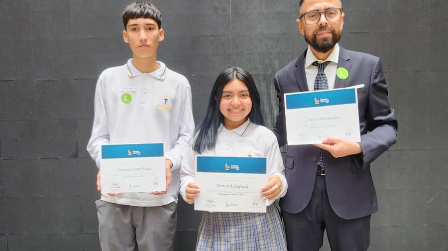 Alumnos del Liceo Eleuterio Ramírez de Osorno triunfan en concurso del Banco Central Alumnos del Liceo Eleuterio Ramírez de Osorno triunfan en concurso del Banco Central