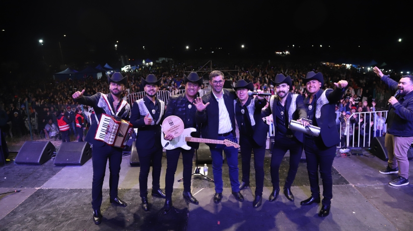 Ocho mil personas asistieron al show de año nuevo en Frutillar