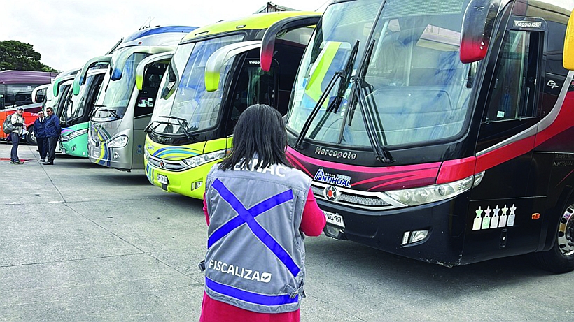 En Puerto Montt fiscalizaron a buses operadores de servicios de turismo