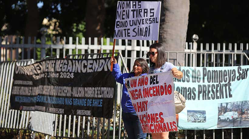 Damnificados del megaincendio exigen cita con Tohá y Boric: “Tenemos un Estado indolente, insensible” Damnificados del megaincendio exigen cita con Tohá y Boric: “Tenemos un Estado indolente, insensible”