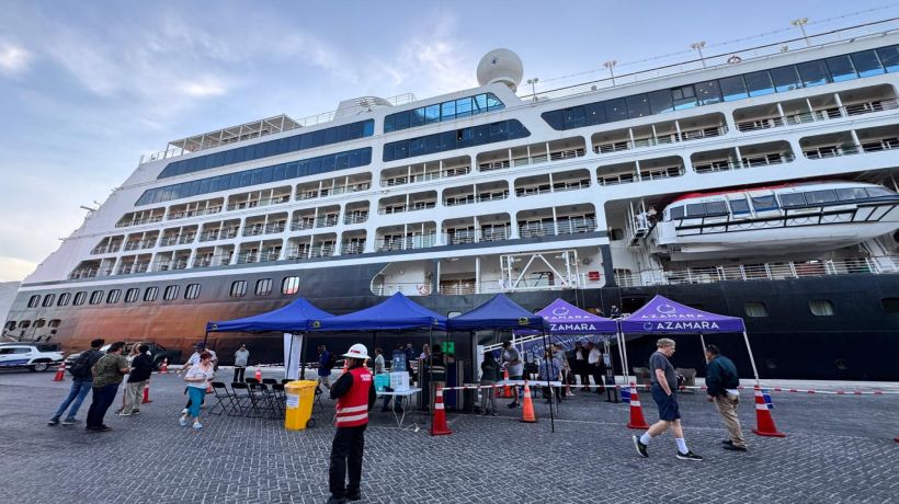 Crucero Azamara Journey arribó este martes al Puerto de Iquique