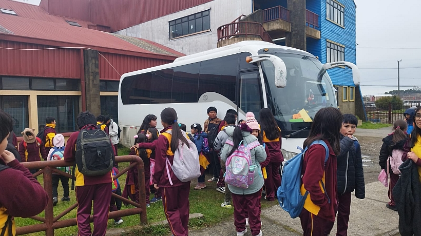 SLEP Chiloé garantiza transporte escolar durante todo el 2025