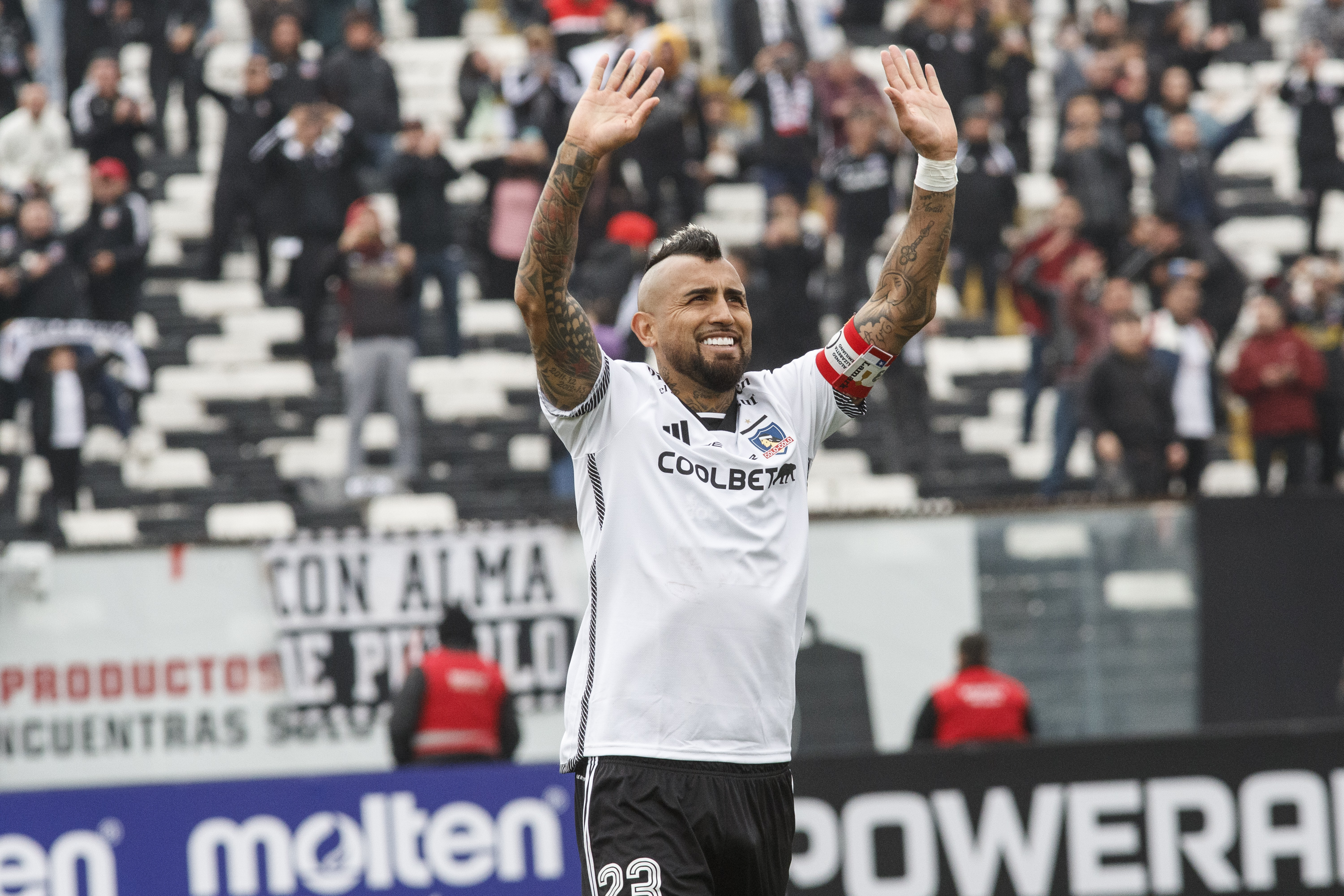 Arturo Vidal descarta que Alexis vuelva a Colo Colo en el futuro: "Quiere venir a la U"
