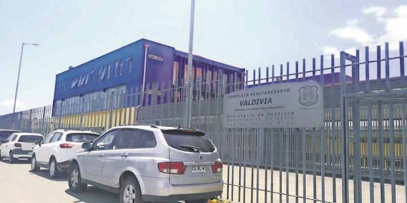 Ex dirigente social valdiviano ingresó a la cárcel para cumplir pena de seis años por abuso sexual reiterado Ex dirigente social valdiviano ingresó a la cárcel para cumplir pena de seis años por abuso sexual reiterado