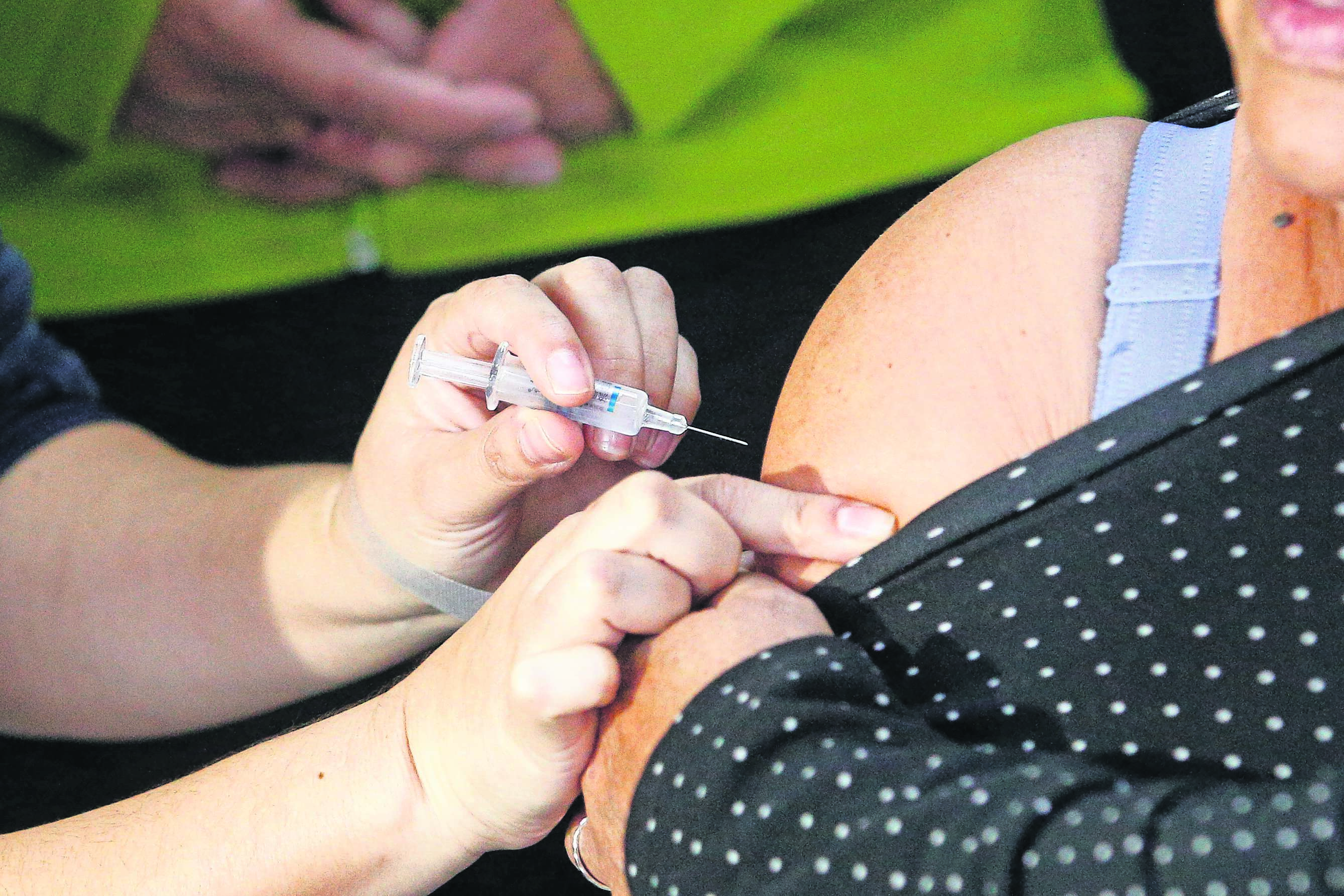 Vacunación contra Influenza y Covid-19 arranca hoy