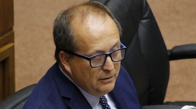 Valencia respaldó allanamiento a Cariola y dijo que las diligencias se deben realizar "sin distinción de qué persona se trata"