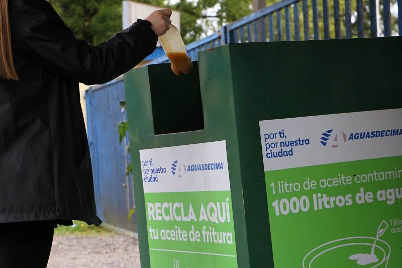 Valdivia: campaña ambiental logró reciclar casi 2.500  litros de aceite