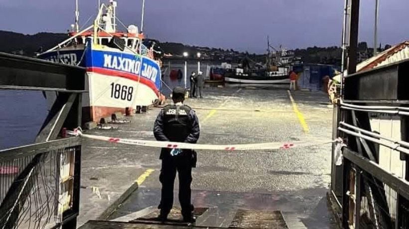 Hallan cuerpo sin vida en barco del muelle artesanal de Quellón