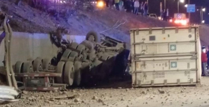 "Curva de la muerte" dejó a camionero como nueva víctima "Curva de la muerte" dejó a camionero como nueva víctima