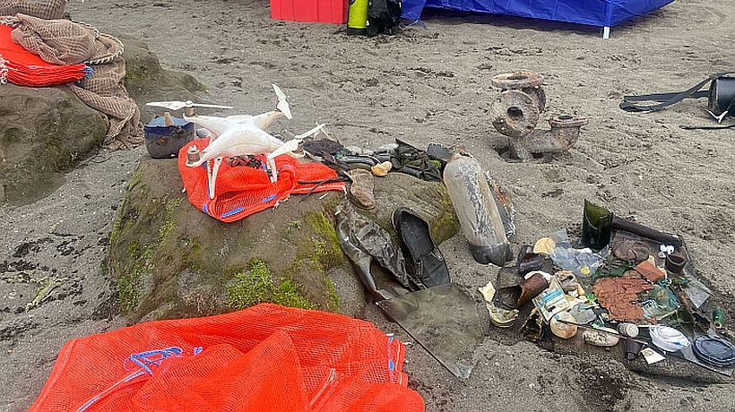 Hasta un dron extrajeron en operativo de limpieza del lago Llanquihue