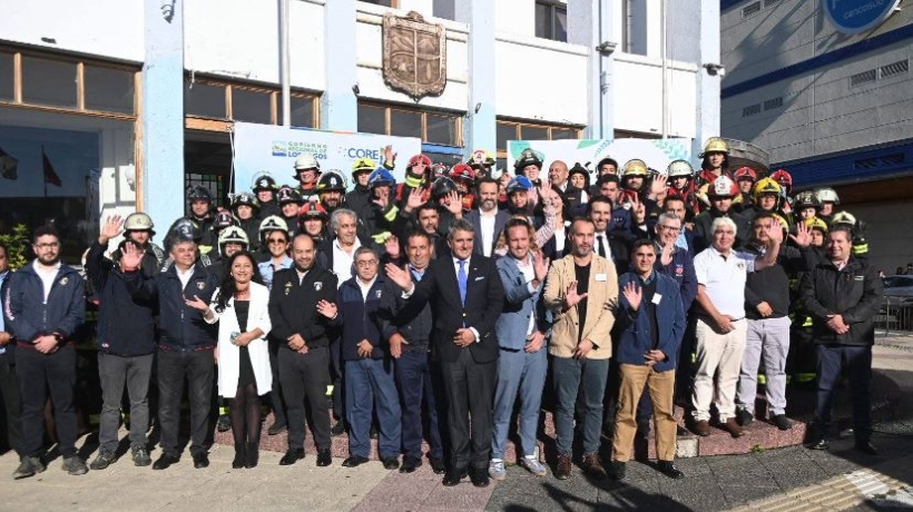 Bomberos de Los Lagos reciben equipamiento de última tecnología por $2.300 millones