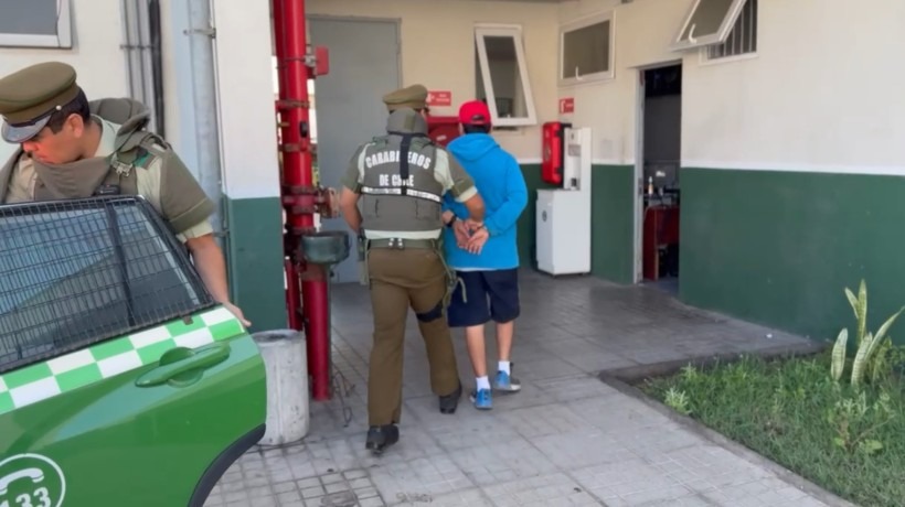 Detienen a dos sujetos por quemas en sector norte de Antofagasta