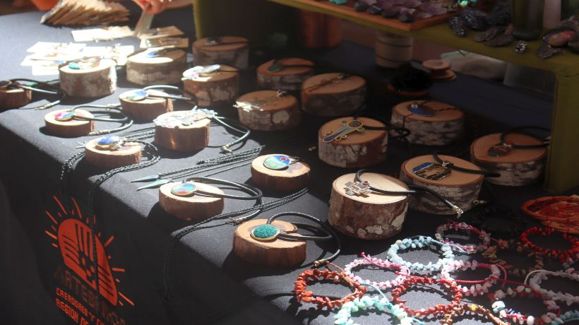 Comercializan artesanía regional en Líder Sur de Iquique
