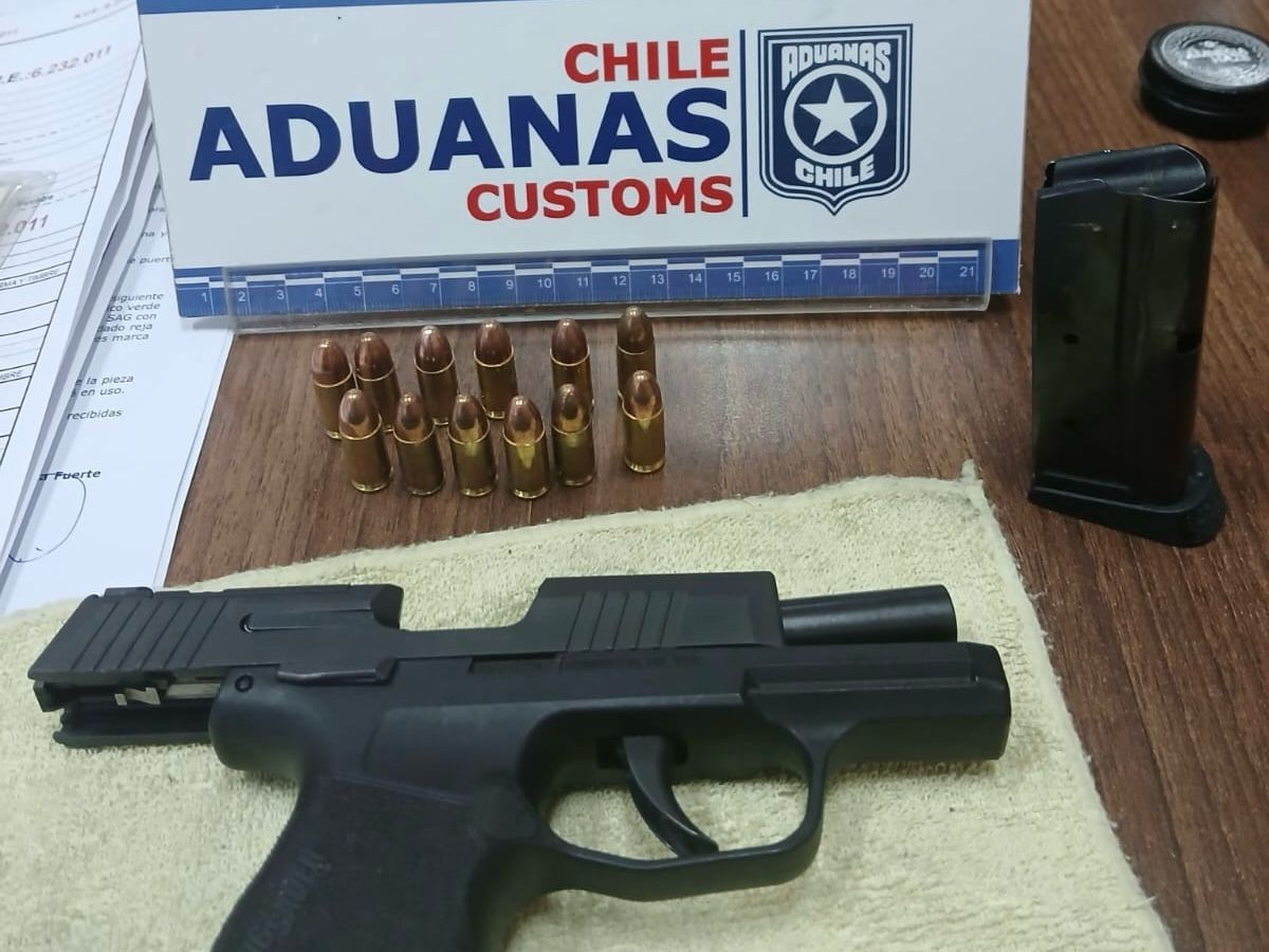 Fiscalia de Los Ríos formalizará a dos hombres detenidos ingresando un arma, municiones y droga desde Argentina a Chile Fiscalia de Los Ríos formalizará a dos hombres detenidos ingresando un arma, municiones y droga desde Argentina a Chile