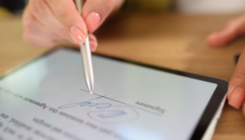 "No solo es ahorro de papel": especialista habla sobre los beneficios de la firma electrónica