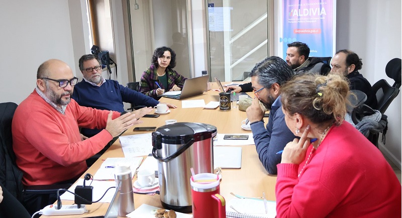 Dirección de Educación Pública realiza visita de seguimiento al SLEP Valdivia y se reportan avances
