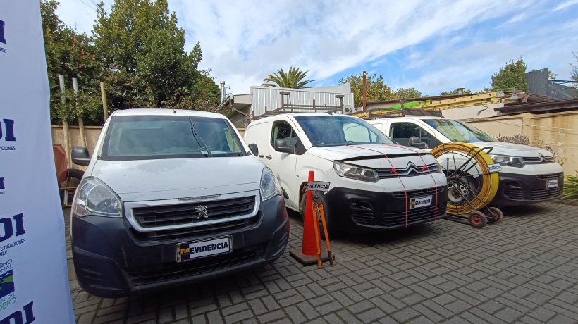 Detuvieron a 7 personas que fueron sorprendidas robando cables en Talcahuano: estaban vestidos como técnicos
