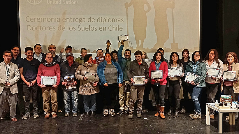 Agricultores de la Región de Los Lagos se capacitaron como "Doctores de los Suelos"