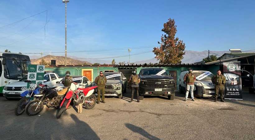 GPS permitió descubrir taller mecánico clandestino en Calle Larga: 2 detenidos y 4 autos robados recuperados