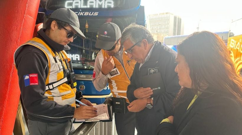 Aumentan fiscalizaciones ante salida de más de 270 buses en Antofagasta por feriado