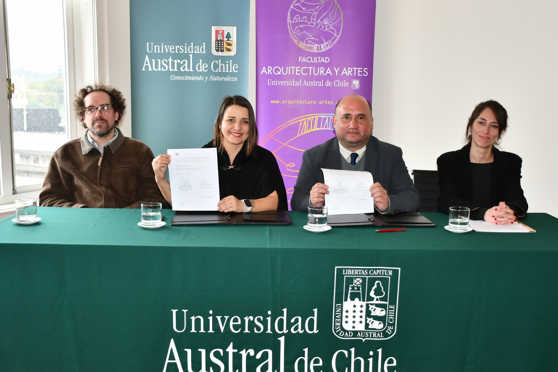UACh y la CCM Valdivia firman convenio e inician labor cultural conjunta