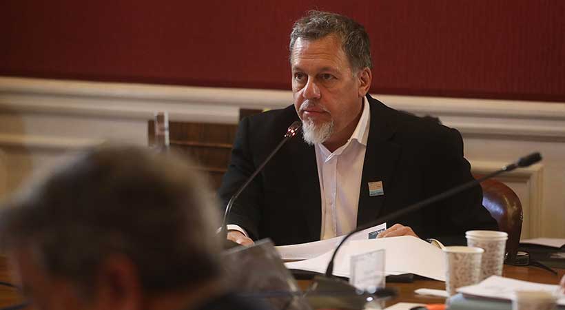 Senador PPD por nueva reforma al sistema político: “Tenemos que aplicarnos a encontrar una solución”