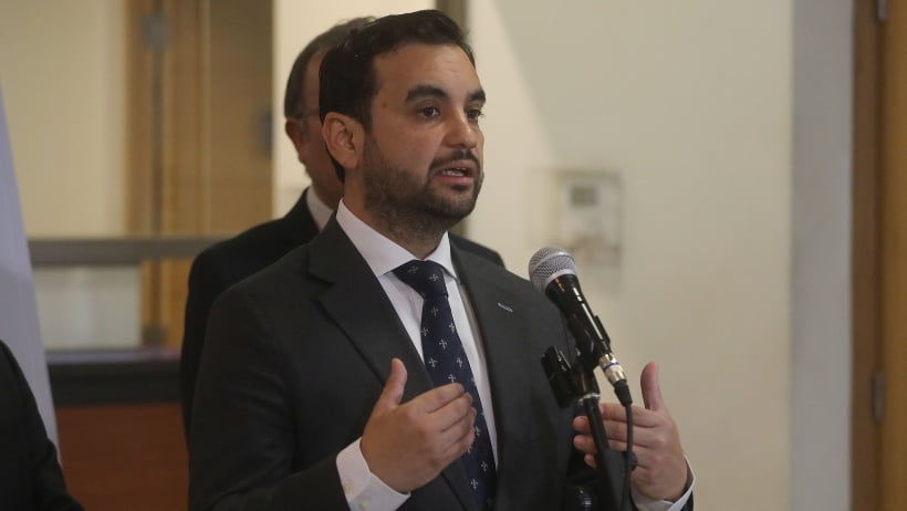 Ministro de Justicia condenó imagen difundida por las JJ.CC. de Kast y Kaiser