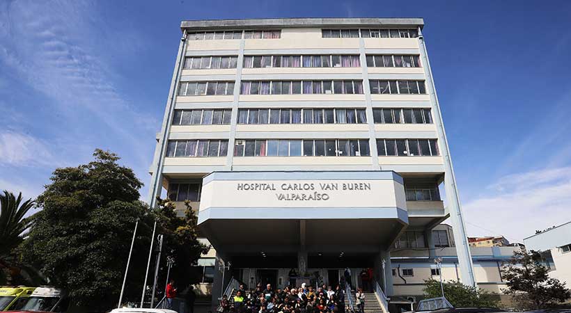 Comisión investigadora por listas de espera se traslada al Hospital Carlos Van Buren para abordar crisis