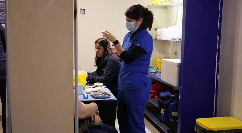 Vacunación contra la Influenza supera el 45% en Viña: alcaldesa realizó llamado a grupos de riesgos