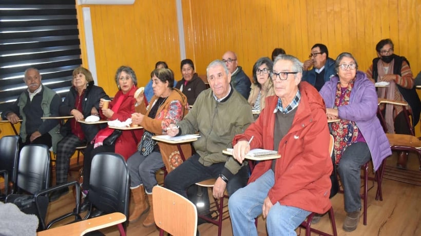 Alcaldesa de Curaco de Vélez presenta nuevas iniciativas para mejorar infraestructura comunal