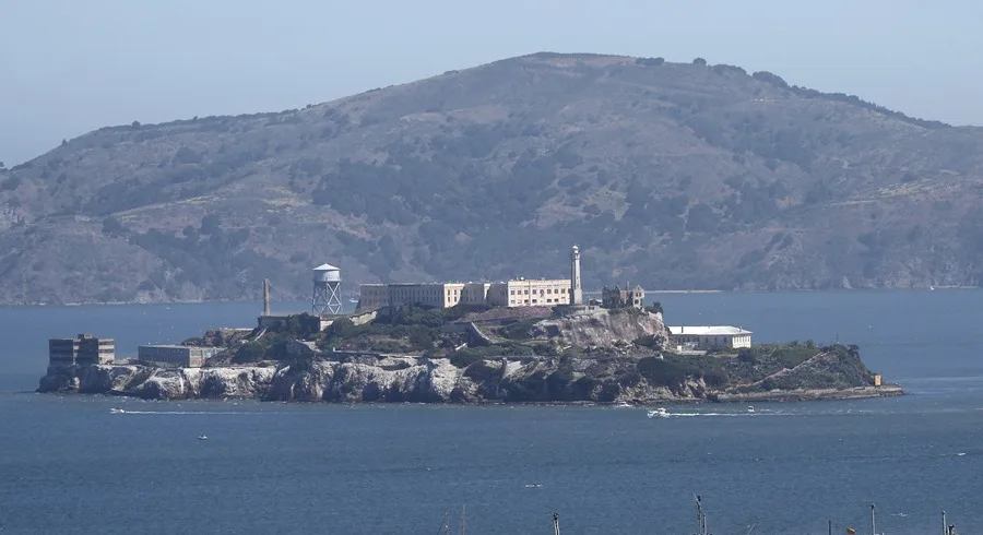 Trump quiere reabrir Alcatraz, donde estuvo Al Capone y de donde era imposible fugarse Trump quiere reabrir Alcatraz, donde estuvo Al Capone y de donde era imposible fugarse