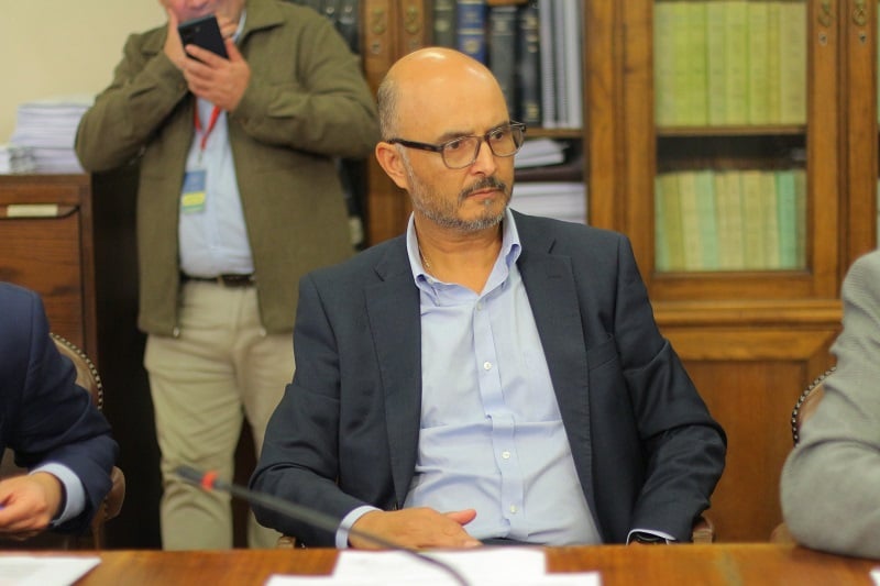 Diputado Ilabaca emplaza nuevamente al Mineduc y al SLEP por graves problemas sanitarios en la Escuela de Antilhue