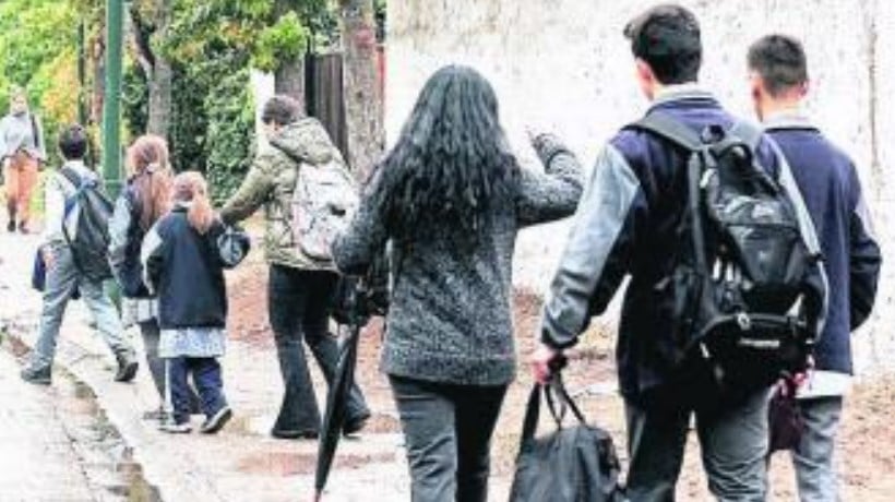 Consumo de alcohol en estudiantes de Chillán alcanza un 23,6% en los últimos 30 días