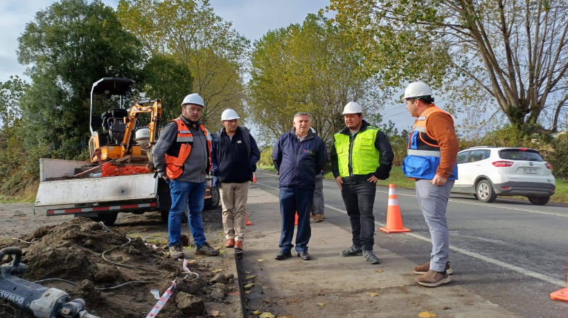 Chonchi inicia proyecto de luminarias y vallado peatonal para mejorar la seguridad en sector de Huitauque