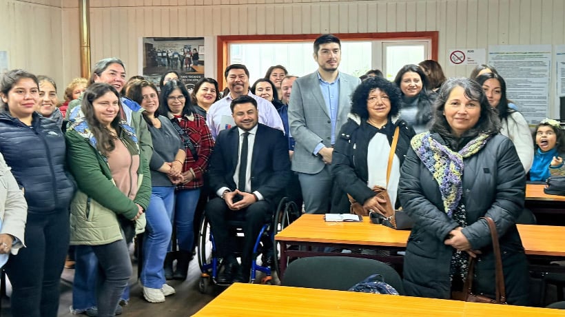 Autoridades realizan certificación de cursos para vecinos afectados por incendio en Ancud