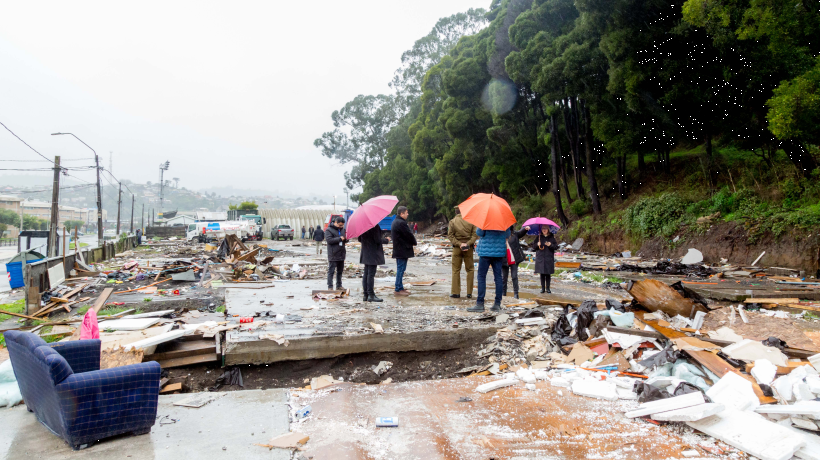 Más de 25 viviendas fueron desalojadas de terreno fiscal que se mantenía ocupado ilegalmente en sector El Morro de Talcahuano