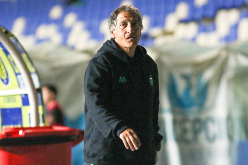 Mario Salas dejó de ser el técnico de Deportes Temuco