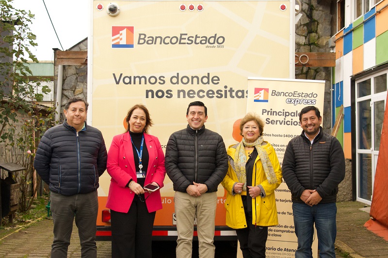 Municipalidad de Paillaco y BancoEstado habilitan caja móvil exclusiva para el pago de personas mayores