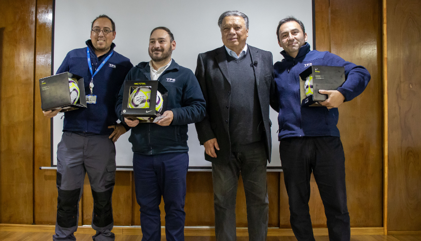 Elías Figueroa da charla motivacional a trabajadores de TPS