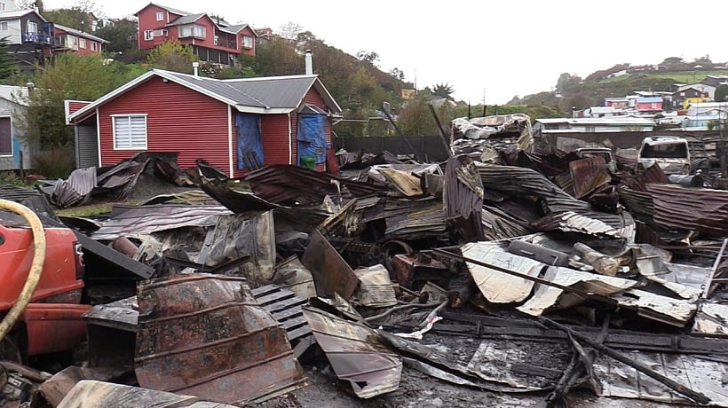 Incendio en Ancud pone en peligro al Colegio Chiloé