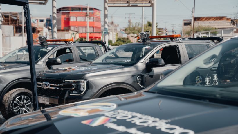 Entregan ocho nuevas camionetas para la seguridad de la comuna de Alto Hospicio
