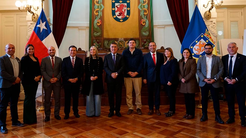 Once municipios de la Región de Valparaíso firmaron convenio de colaboración con la comuna de Santiago