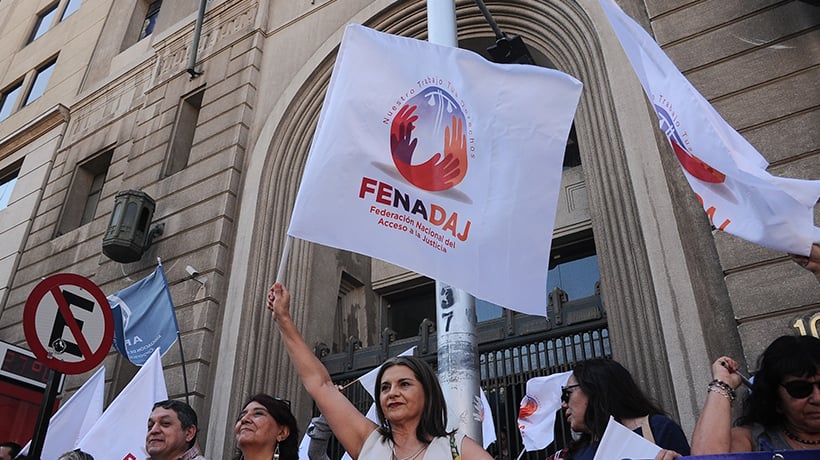 Más de un mes: Paro de la Corporación de Asistencia Judicial no arriba a acuerdo