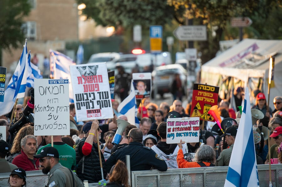 Miles de personas se reúnen en Jerusalén para pedir el fin de la guerra en Gaza