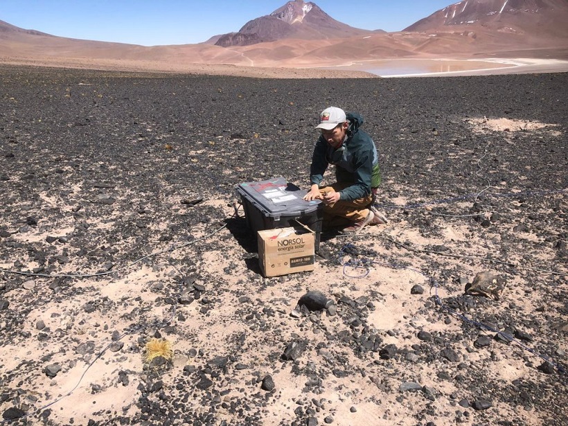 Científicos descubren posible origen del litio en expedición a volcán Cerro Overo en Antofagasta