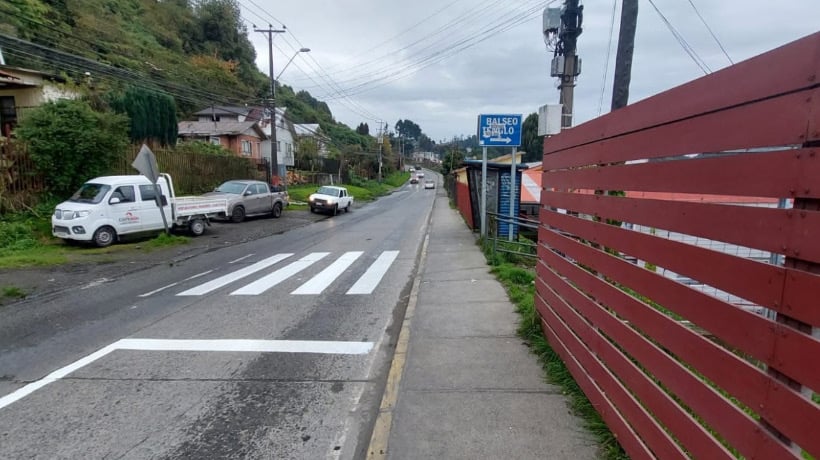Realizan nueva demarcación peatonal en Cruce Balseo de isla Tenglo