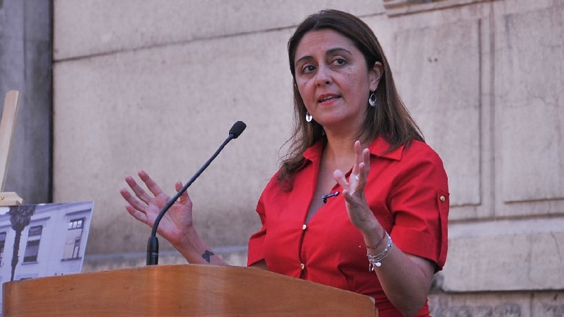 Exministra Sandoval dijo que se advirtió a Presidencia posible "negociación incompatible" en falllida compraventa de casa de Allende