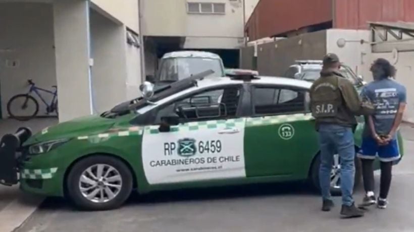 Sorprenden a hombre portando bolsas de marihuana en el centro de Iquique