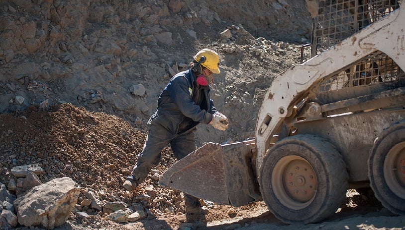 Gobierno reabre proceso de postulación 2025 a patente minera rebajada para pequeña minería